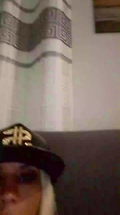 Mercedes live cam on Cam4