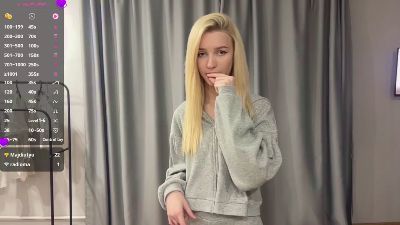 MeredithWojnar live cam on Cam4