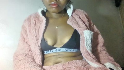 Mereence live cam on Cam4