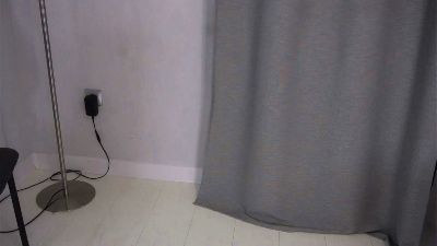 MeridithTwinam live cam on Cam4