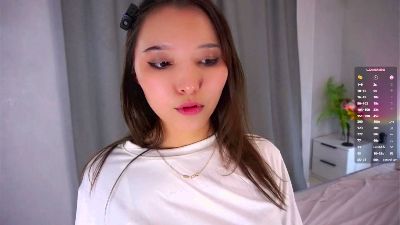 MeridithTwinam live cam on Cam4
