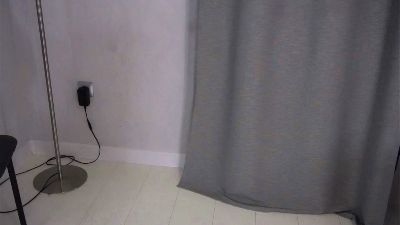 MeridithTwinam live cam on Cam4