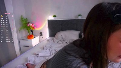 MeridithTwinam live cam on Cam4