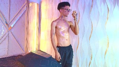 Merlin_2026 live cam on Cam4
