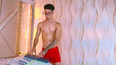Merlin_2026 live cam on Cam4