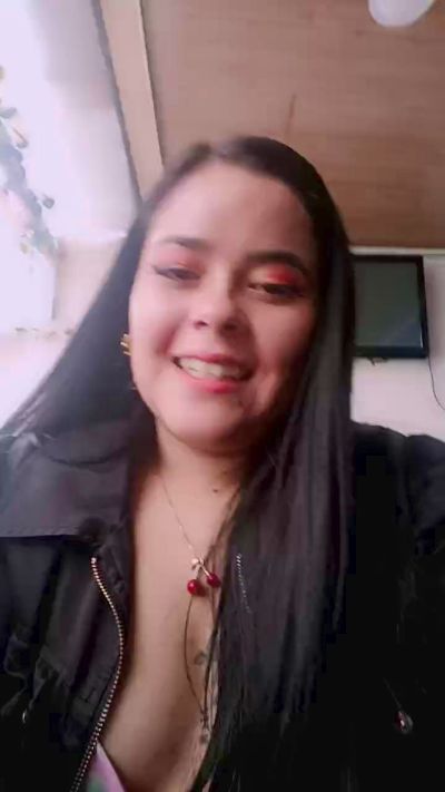 Merlinawhithe live cam on Cam4