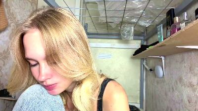 MerrileeMallis live cam on Cam4