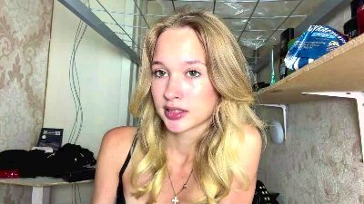MerrileeMallis live cam on Cam4