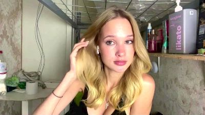 MerrileeMallis live cam on Cam4
