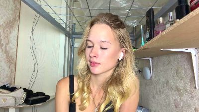 MerrileeMallis live cam on Cam4