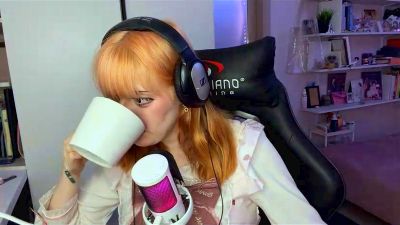 MerryFalin live cam on Cam4