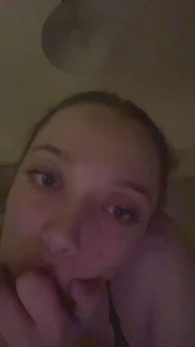 Merryna live cam on Cam4