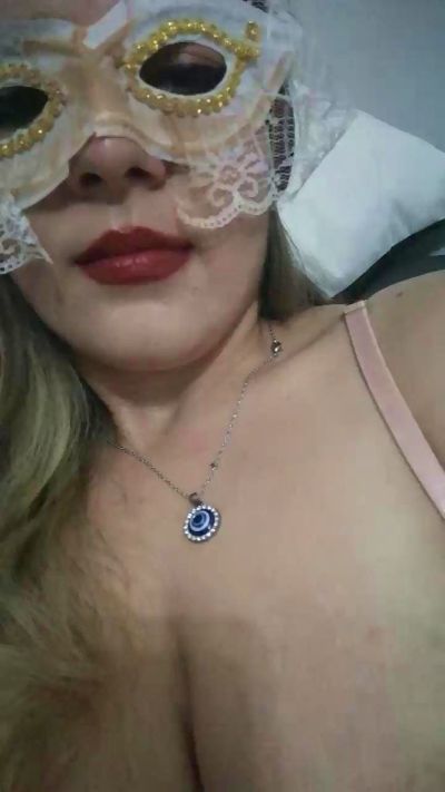 Mestessa28 live cam on Cam4