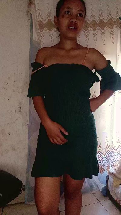 Mety_foana live cam on Cam4
