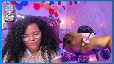 MhiaRey live cam on Cam4
