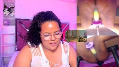 MhiaRey live cam on Cam4