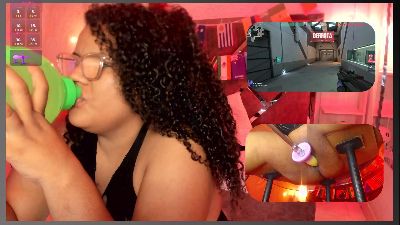 MhiaRey live cam on Cam4