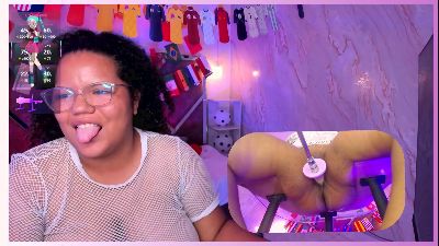MhiaRey live cam on Cam4