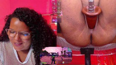 MhiaRey live cam on Cam4