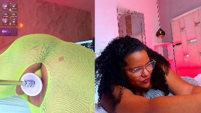 MhiaRey live cam on Cam4