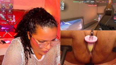 MhiaRey live cam on Cam4