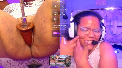 MhiaRey live cam on Cam4