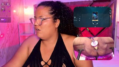 MhiaRey live cam on Cam4