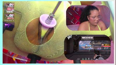 MhiaRey live cam on Cam4