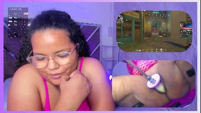 MhiaRey live cam on Cam4