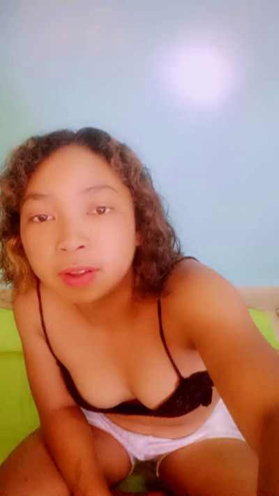 MiaG live cam on Cam4