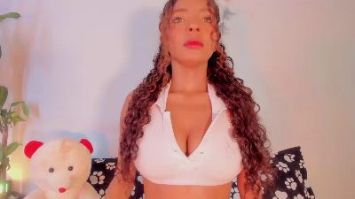 MiaKirshner live cam on Cam4