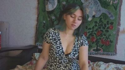 MiaLovelyOne live cam on Cam4