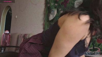 MiaLovelyOne live cam on Cam4