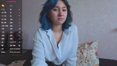MiaLovelyOne live cam on Cam4