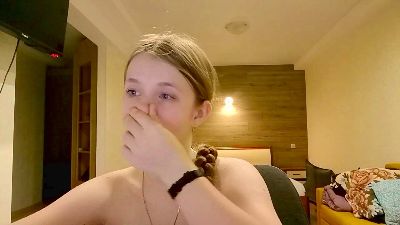 MiaMarlowe live cam on Cam4