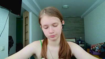 MiaMarlowe live cam on Cam4
