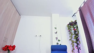 MiaRoberts_ live cam on Cam4