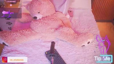 MiaTorres live cam on Cam4