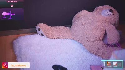 MiaTorres live cam on Cam4