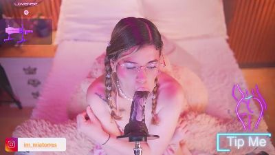 MiaTorres live cam on Cam4