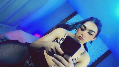 Mia_Alejandraa_ live cam on Cam4