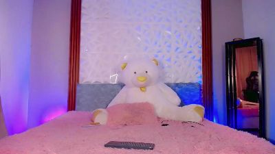 Mia_Alejandraa_ live cam on Cam4