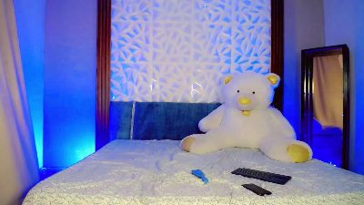 Mia_Alejandraa_ live cam on Cam4