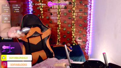 Mia_Curvy live cam on Cam4