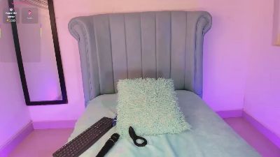 Mia_Dollxxx live cam on Cam4