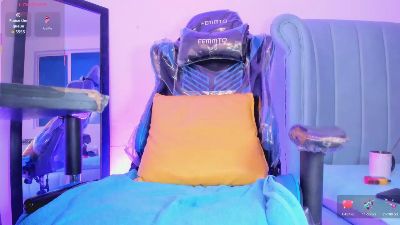 Mia_Dollxxx live cam on Cam4