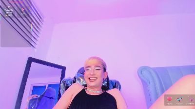 Mia_Dollxxx live cam on Cam4