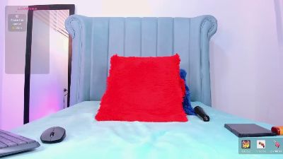 Mia_Dollxxx live cam on Cam4
