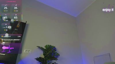 Mia__Milan live cam on Cam4