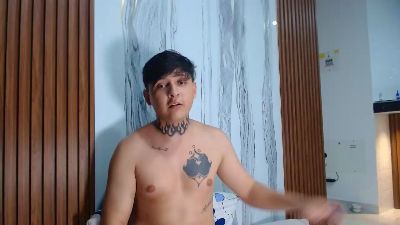 Mia_and_boy live cam on Cam4